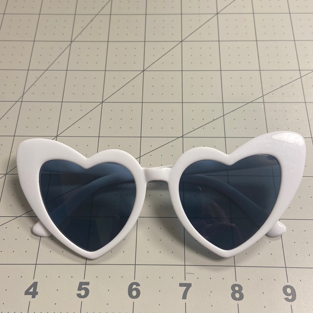 White Heart Plastic Sunglass